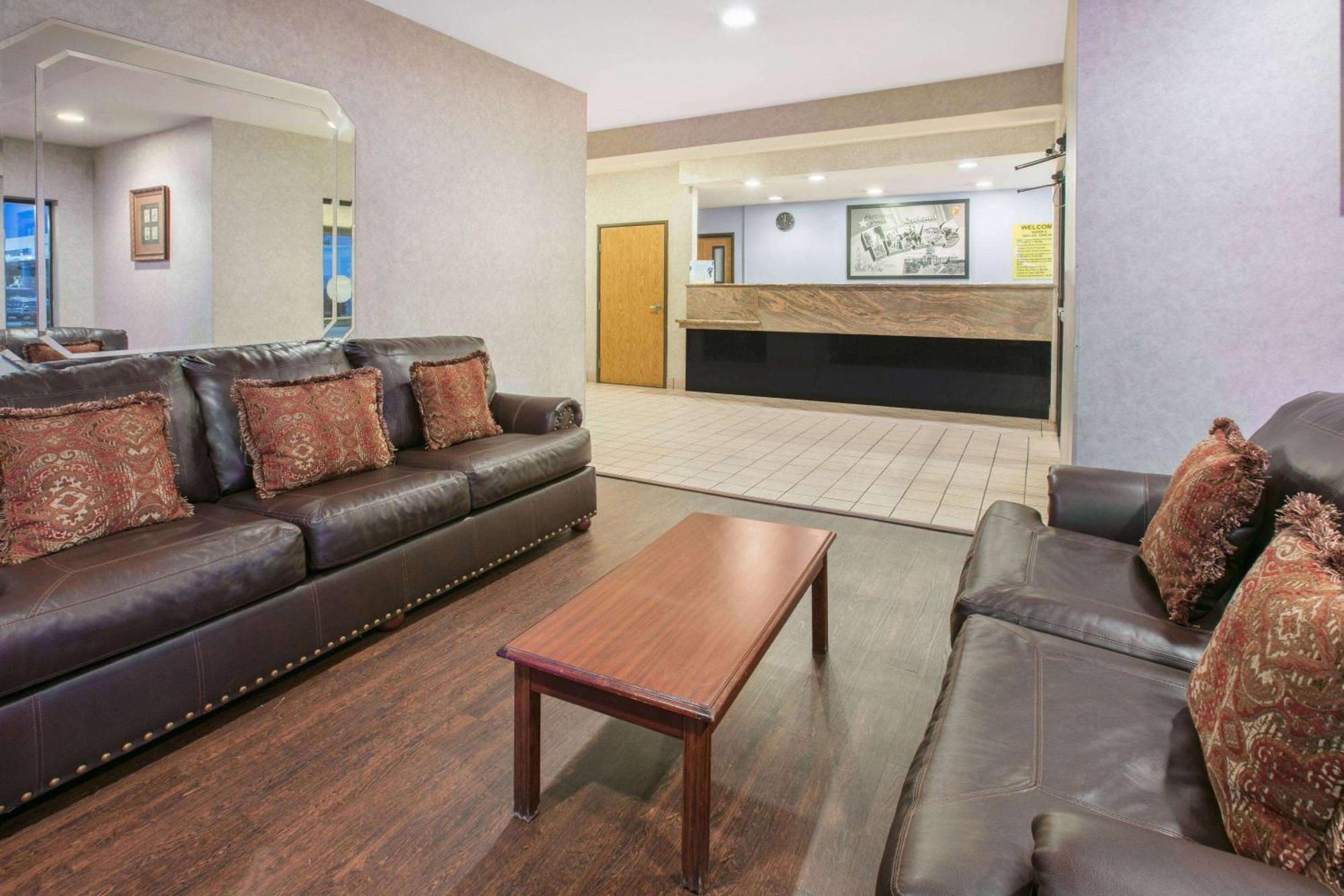 ซูเปอร์ 8 บาย วินด์แฮม การ์แลนด์ นอร์ท ดัลลัส แอเรีย Hotel ภายนอก รูปภาพ